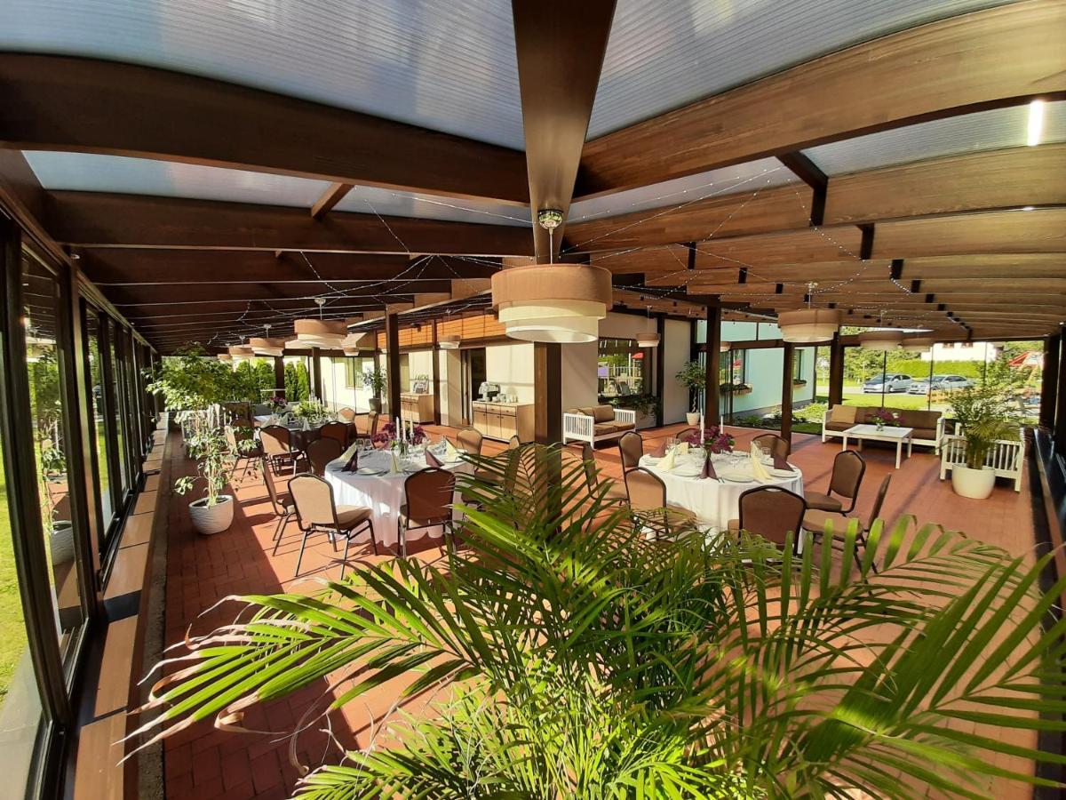 Irbeni Hotel Brivkalni Buitenkant foto