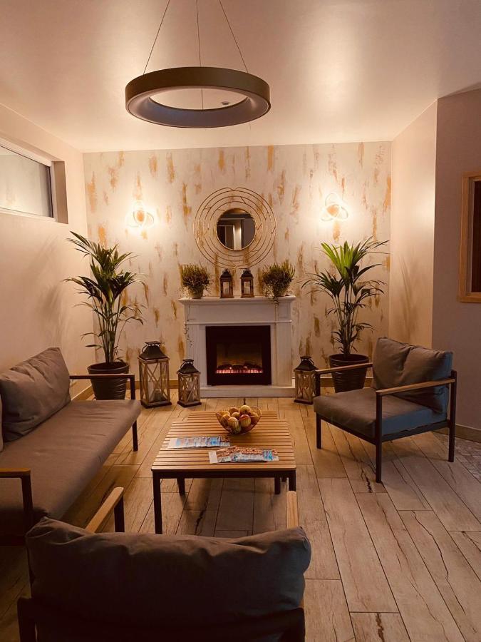 Irbeni Hotel Brivkalni Buitenkant foto