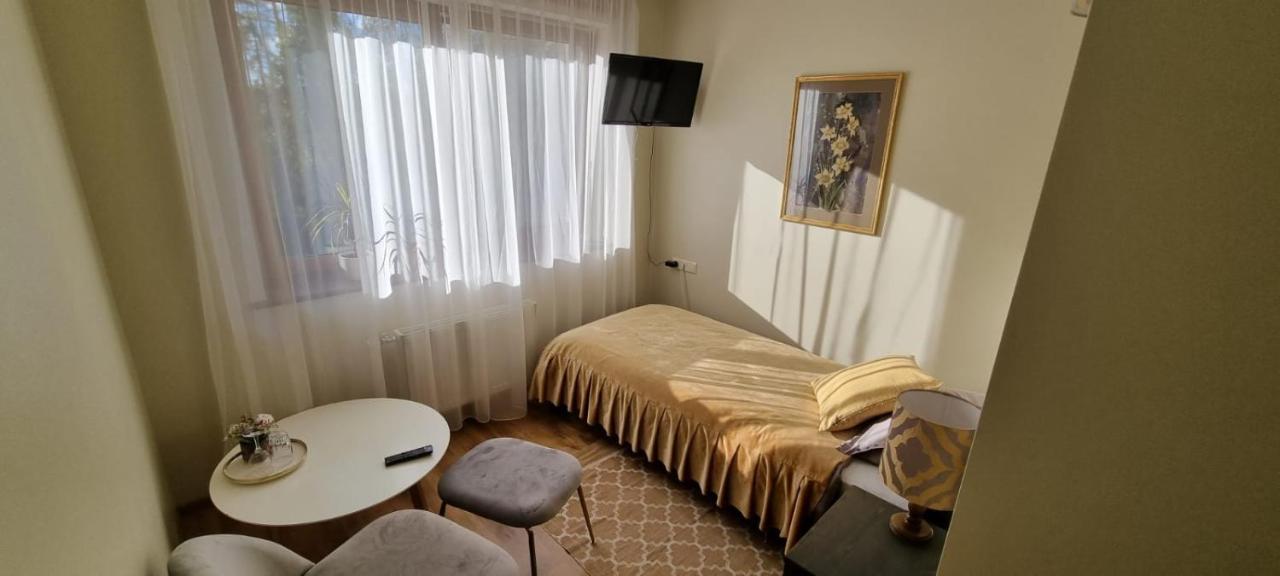Irbeni Hotel Brivkalni Buitenkant foto
