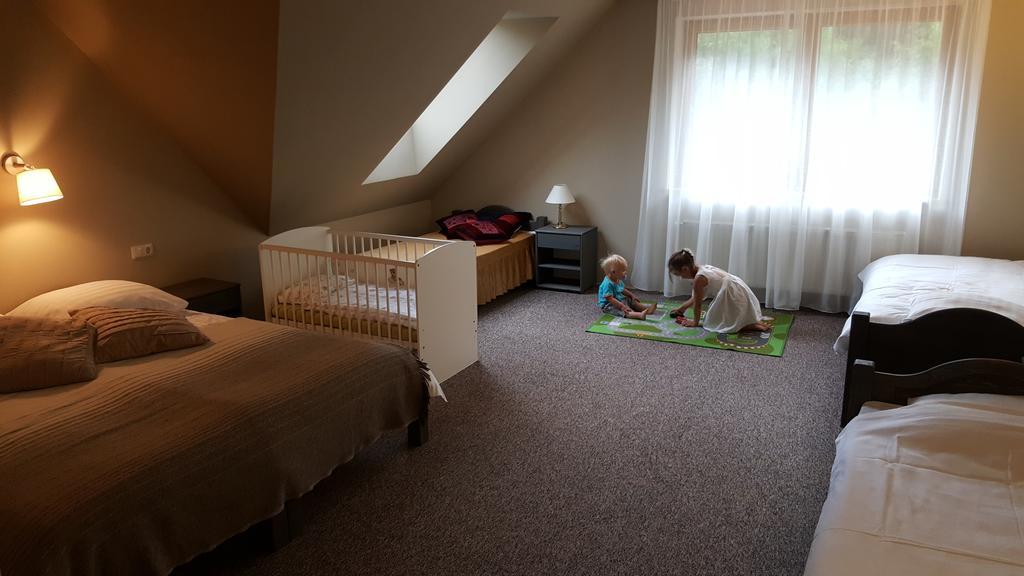 Irbeni Hotel Brivkalni Buitenkant foto