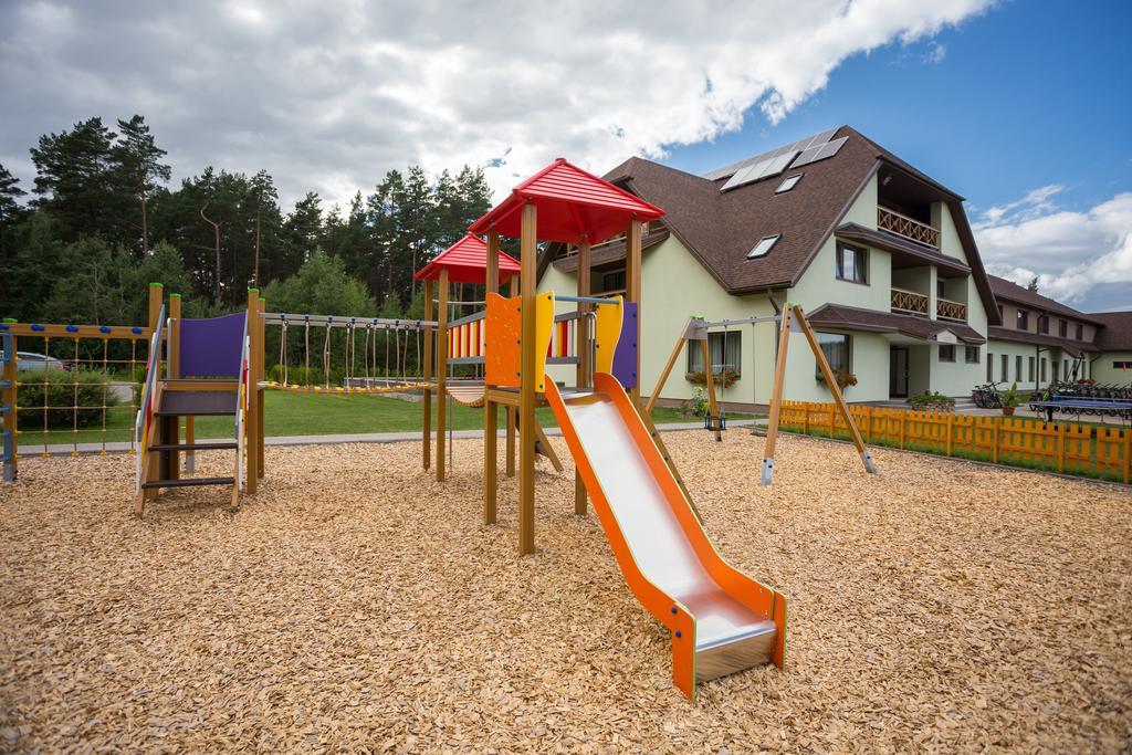 Irbeni Hotel Brivkalni Buitenkant foto