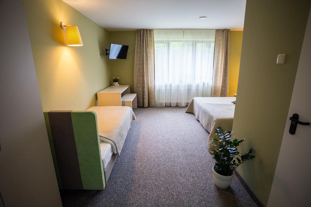 Irbeni Hotel Brivkalni Buitenkant foto