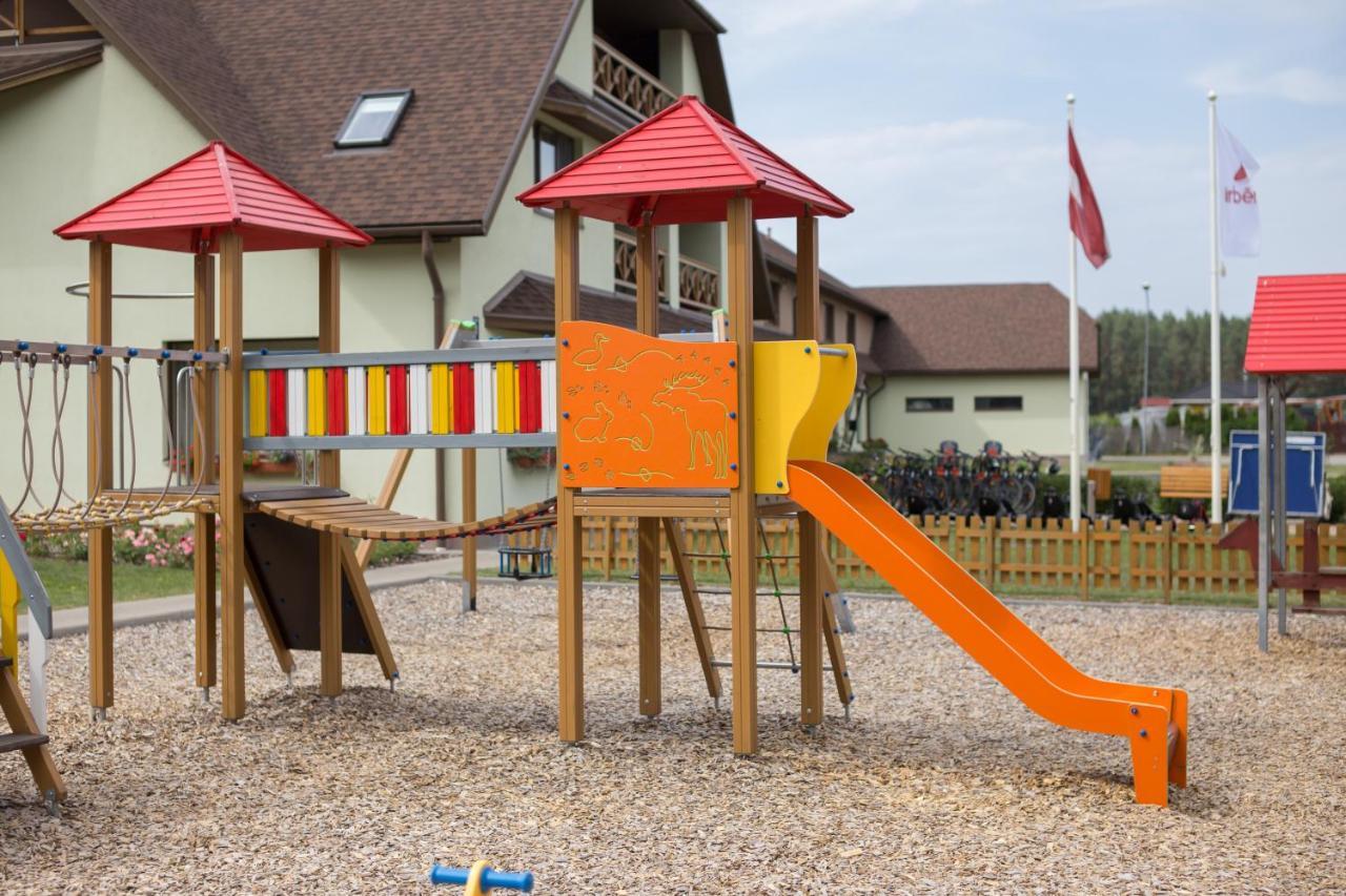 Irbeni Hotel Brivkalni Buitenkant foto