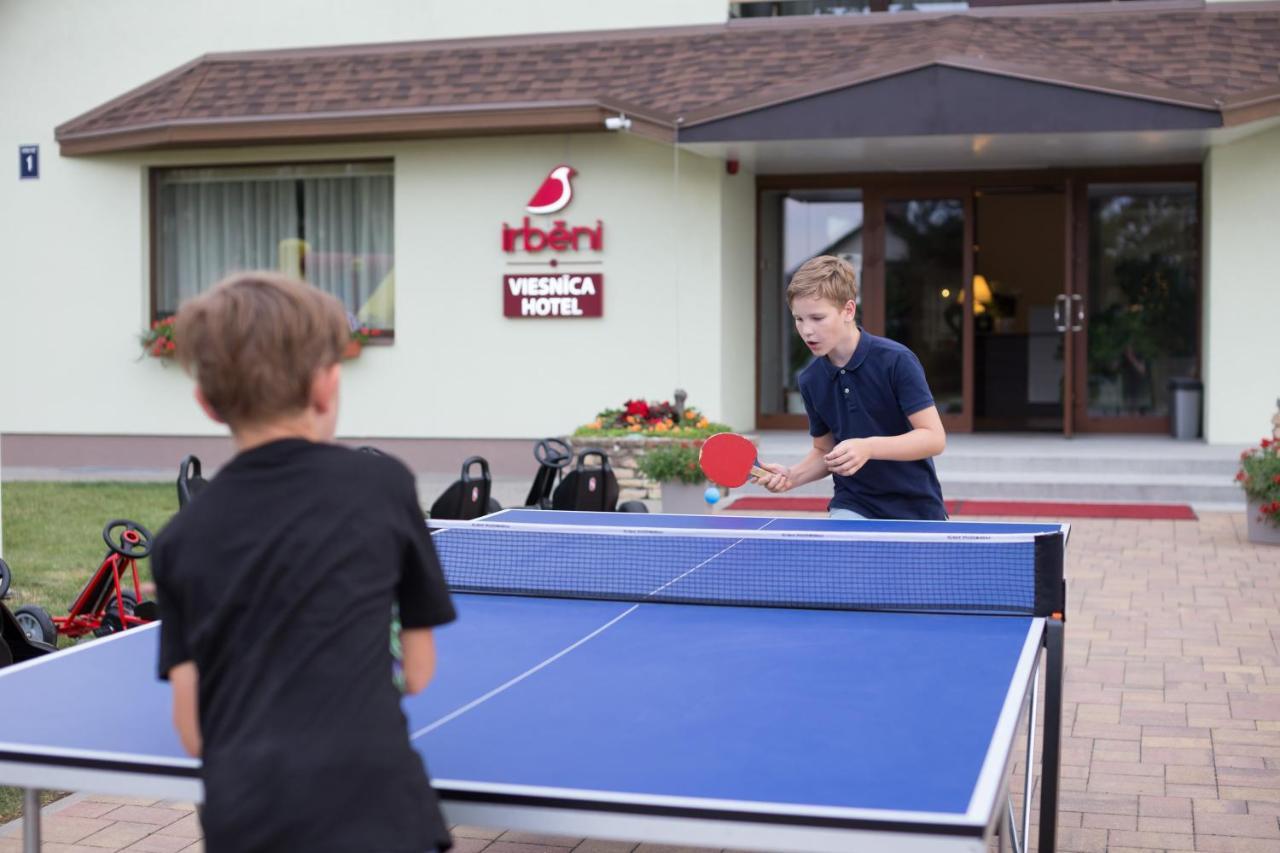 Irbeni Hotel Brivkalni Buitenkant foto